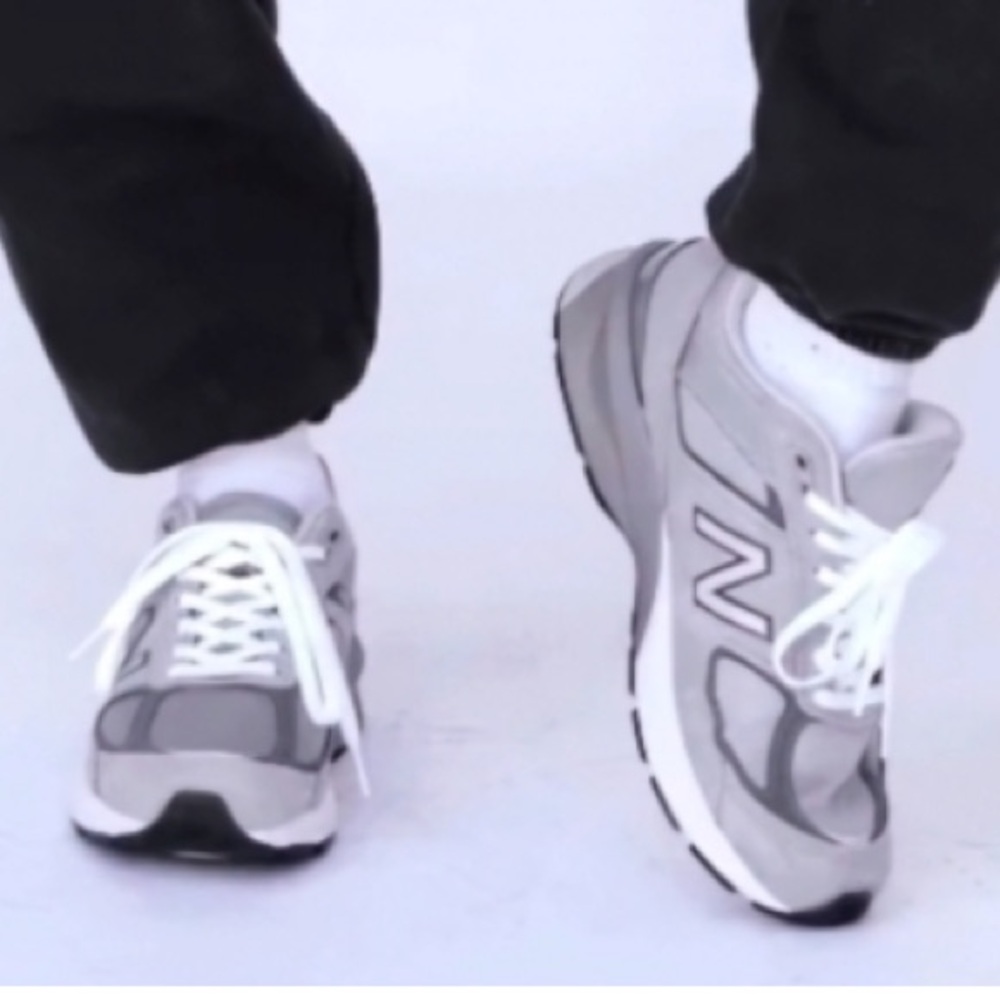 New Balance Gray and White Sneakers Suede Mesh Design